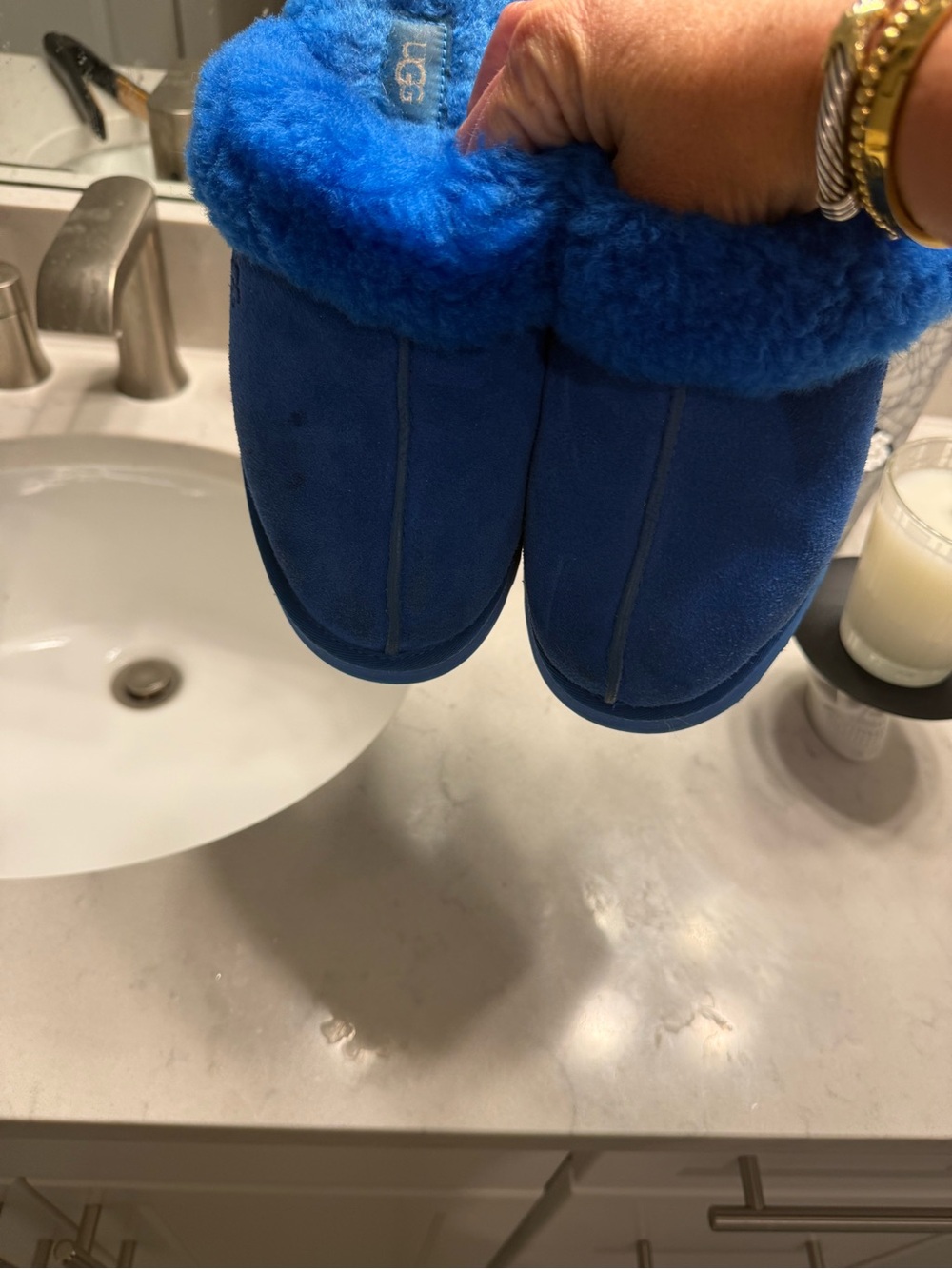 UGG Slippers - Picture 4 of 4
